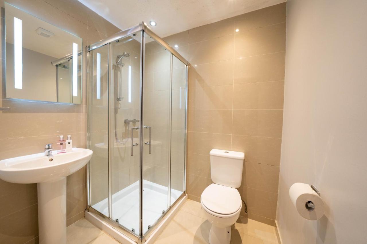Family Apartment Sleeps 6 In Botanic Queens Area Belfast Exterior photo